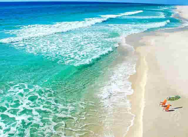 秋冬高跟鞋配什么衣服(白高跟鞋配什么衣服)