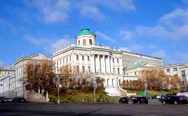 时尚围巾搭配技巧(男士围巾搭配衣服颜色技巧)